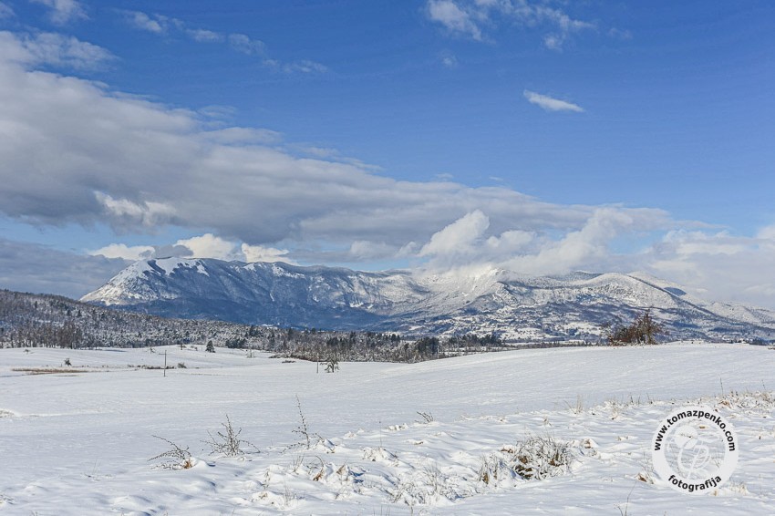 Vodniški odsek Planinskega društva Postojna vabi odrasle, da preizkusimo novo Vojkovo kočo in njene nove jogije.